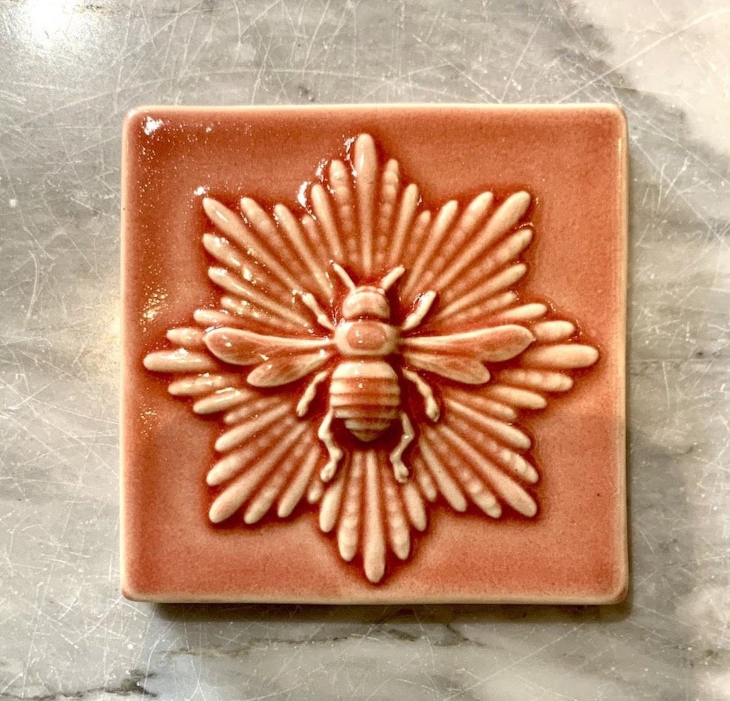 BEE Tile (QUEEN)